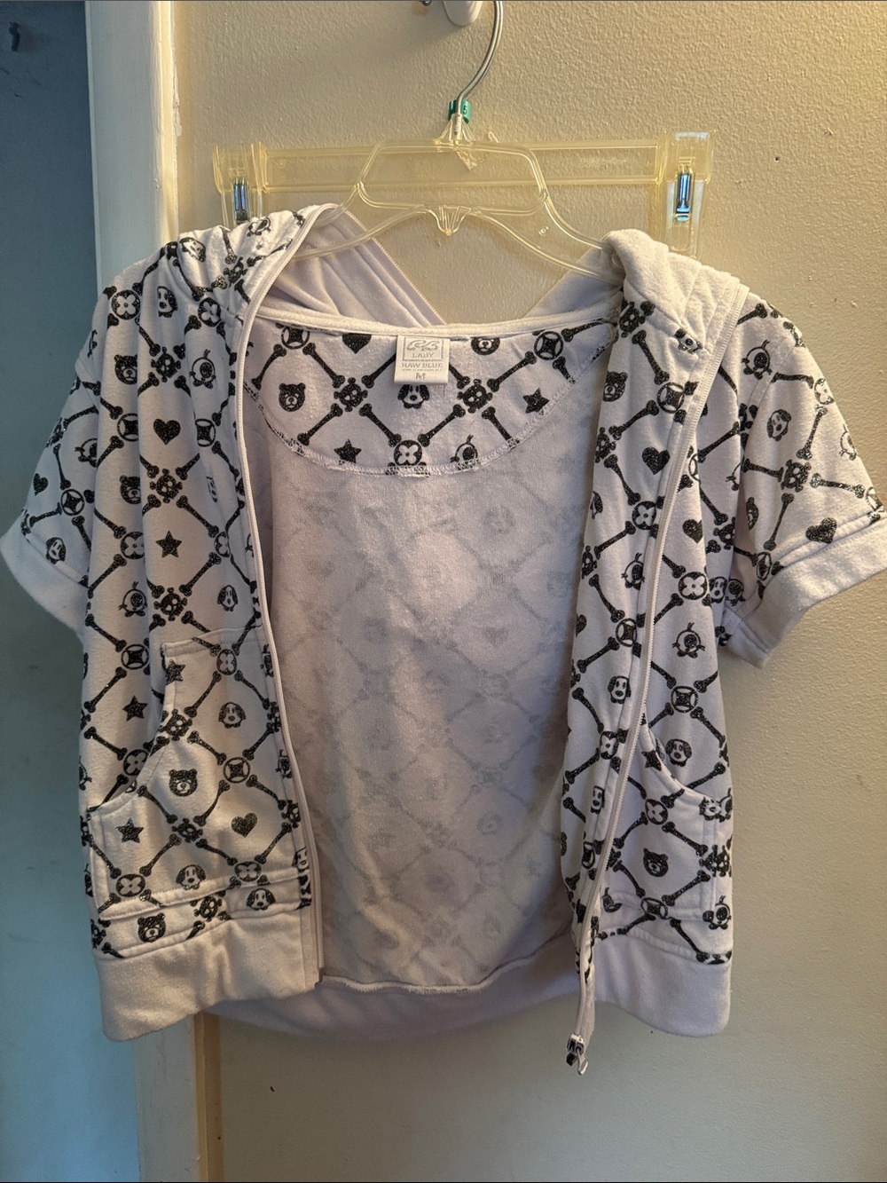 Womens White Short-Sleeve Hooded Crop Top with Black Pattern